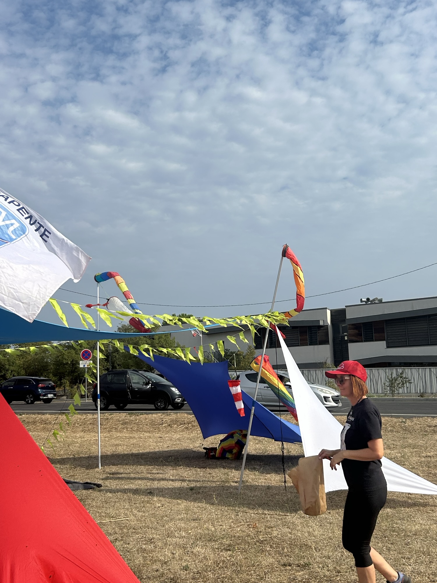 Stand d'animation à Malbosc ave l'école François Mitterrand en second plan